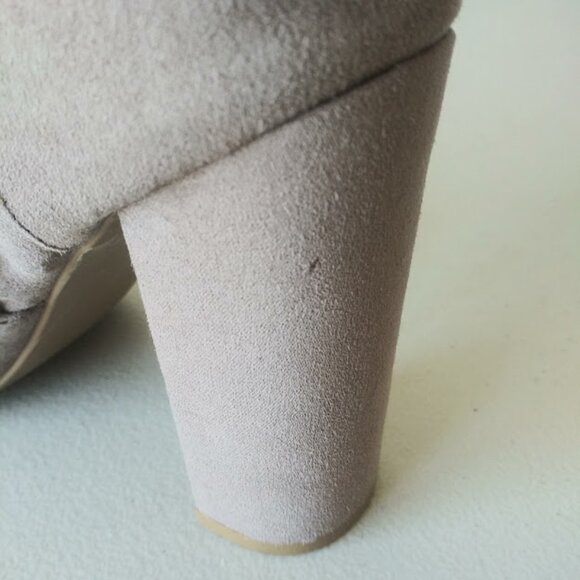 Qupid women's size 7 taupe high heel ankle boots - Picture 12 of 13